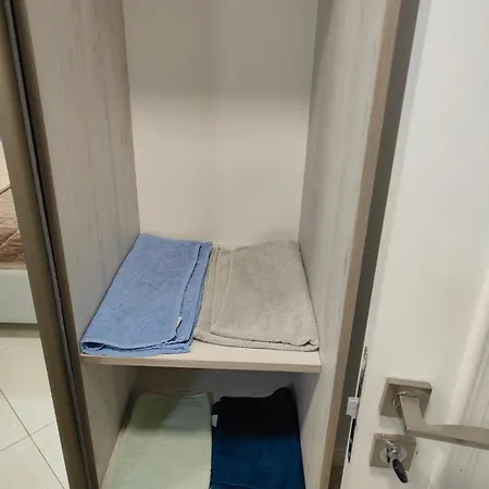 De * Chişinău